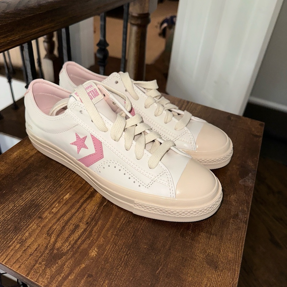 Converse Cream and Pink Low-Top Sneakers Sleek Design